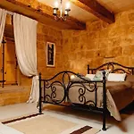 Enchanting 2bdr Townhouse In Centre! * Valletta
