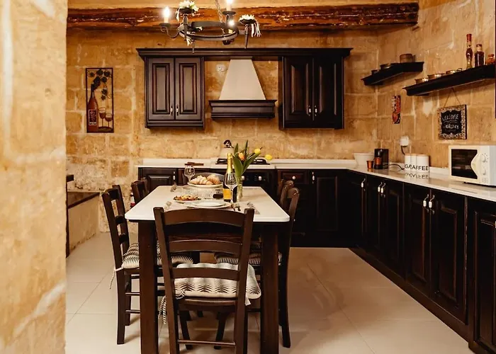 Enchanting 2bdr Townhouse In Centre! Apartamento La Valeta