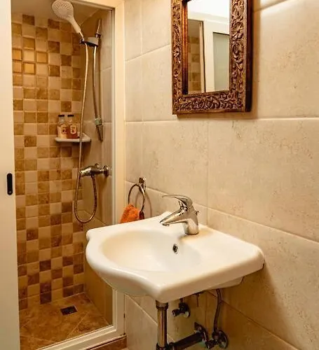 Apartamento Enchanting 2bdr Townhouse In Centre! *