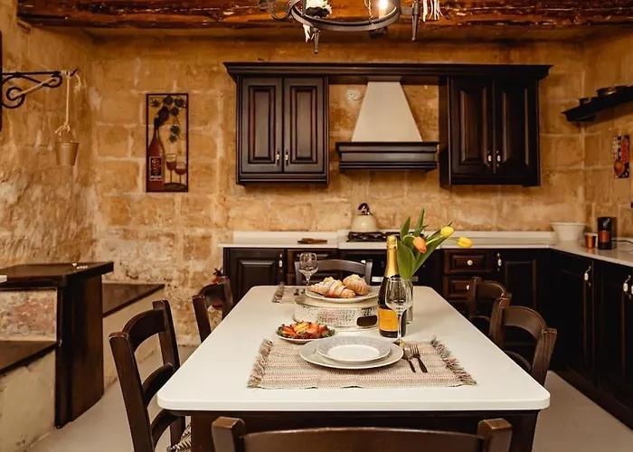 Apartamento Enchanting 2bdr Townhouse In Centre!