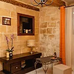 Apartment Enchanting 2bdr Townhouse In Centre!