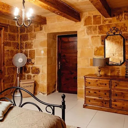 Enchanting 2bdr Townhouse In Centre! Apartment Valletta