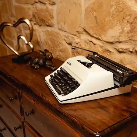 Enchanting 2bdr Townhouse In Centre! Appartamento *