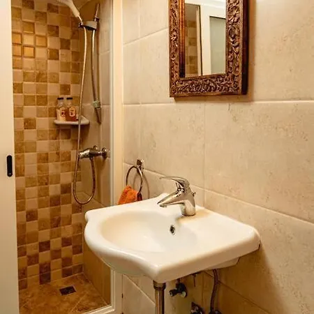 Apartamento Enchanting 2bdr Townhouse In Centre! *