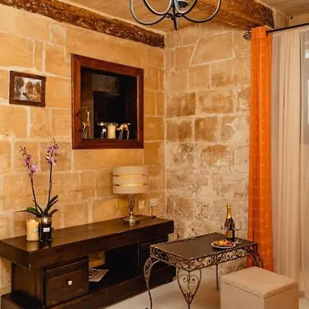 Διαμέρισμα Enchanting 2bdr Townhouse In Centre!