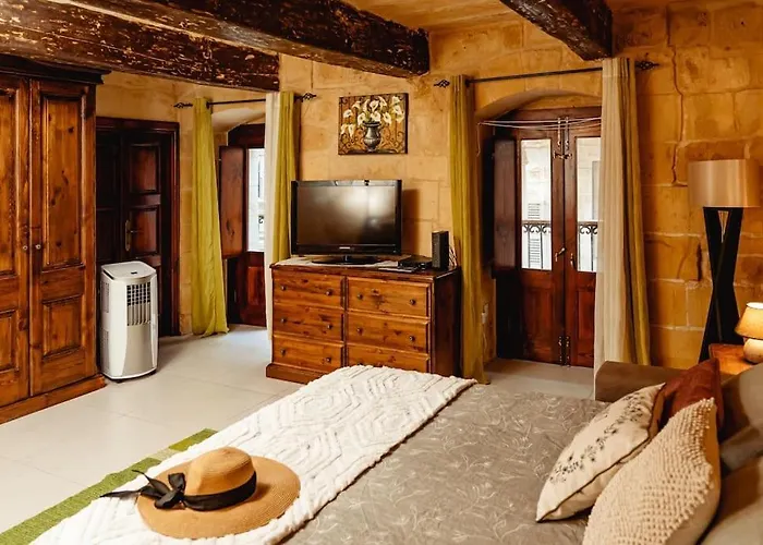 Enchanting 2bdr Townhouse In Centre! Διαμέρισμα *