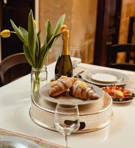 Enchanting 2bdr Townhouse In Centre! Διαμέρισμα *