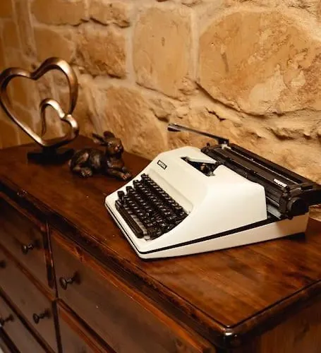 Enchanting 2bdr Townhouse In Centre! Διαμέρισμα *