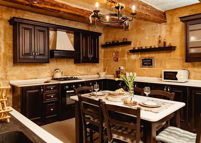 Enchanting 2bdr Townhouse In Centre! Διαμέρισμα *