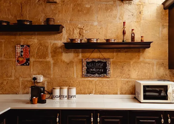 Enchanting 2bdr Townhouse In Centre! Διαμέρισμα