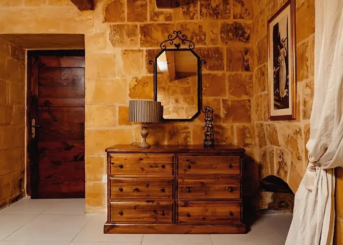 Enchanting 2bdr Townhouse In Centre! Appartement